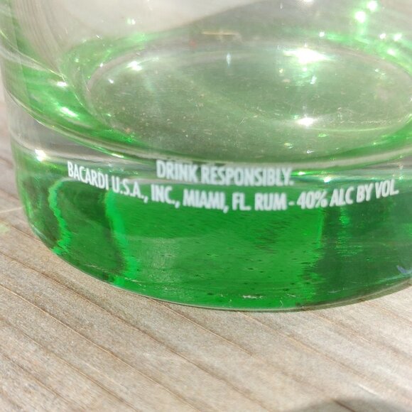 Beautiful green tinted Ombre BACARDI Mojito Cocktail glass - Picture 3 of 5